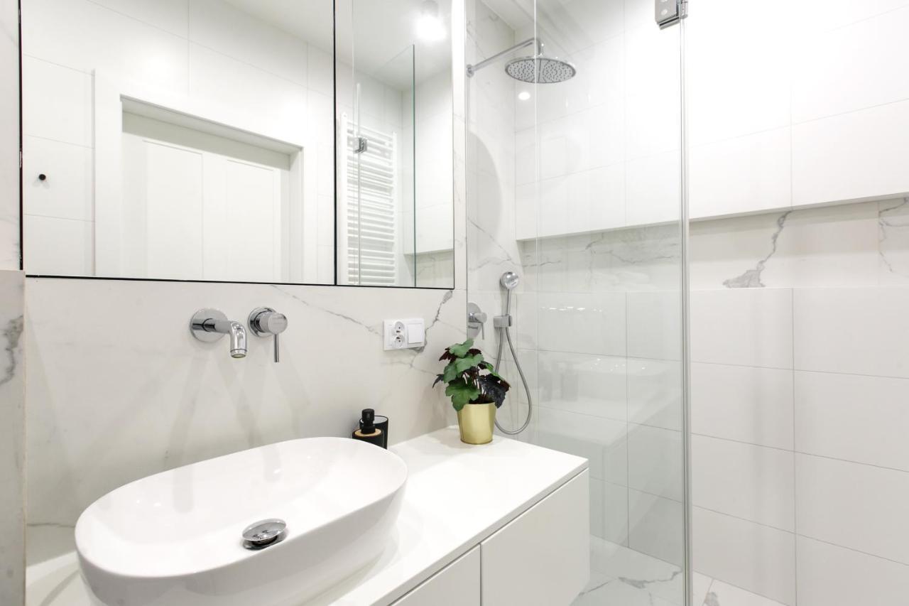 Otium Old Town Harmonica Apartment Красков Екстериор снимка